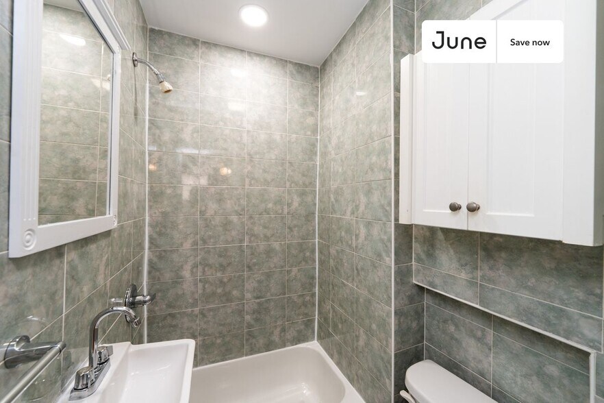 Building Photo - 1365 1st Ave