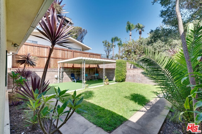 Building Photo - 214 Bellino Dr