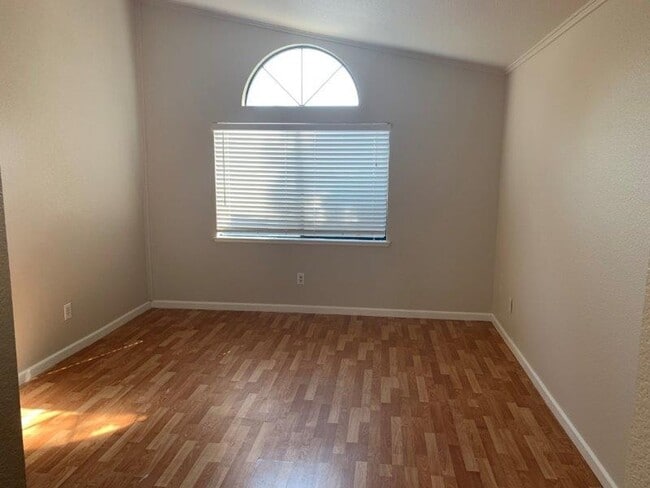Building Photo - Great Antelope Home Located On a Court