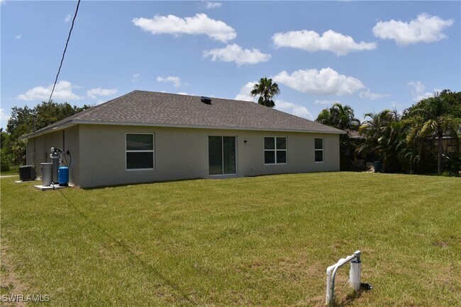 Building Photo - 1058 Marcus St
