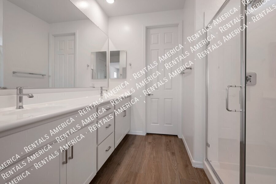 Building Photo - 23015 E Starflower Dr