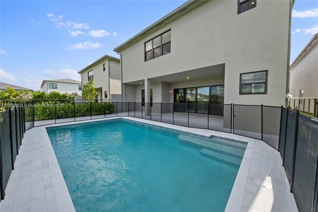 Building Photo - 20422 Southernwood Ave