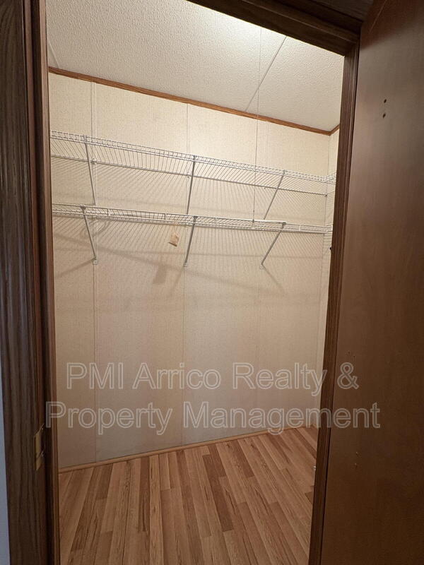 Building Photo - 616 Klickety Klak Ln