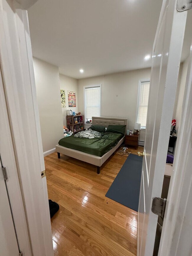 Building Photo - No Brokers Fee, Heat, Hot Water Included, One Bedroom Unit Plus Extra Room, Pets Friendly