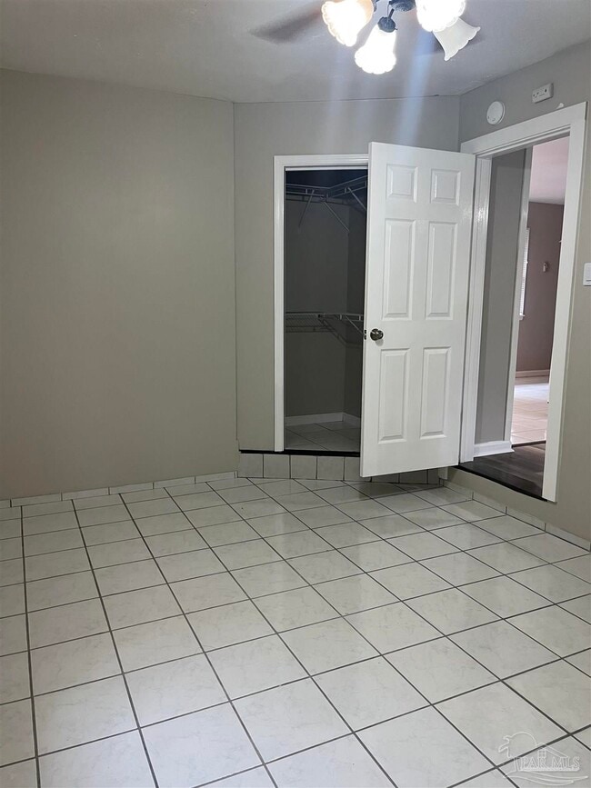Building Photo - 5630 Wickford Ln