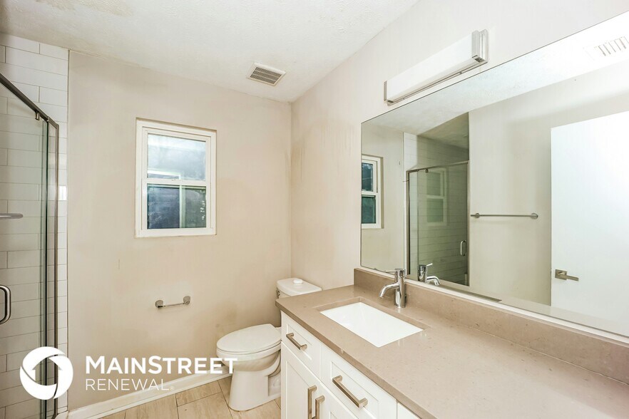 Building Photo - 4433 Woodbank Ln