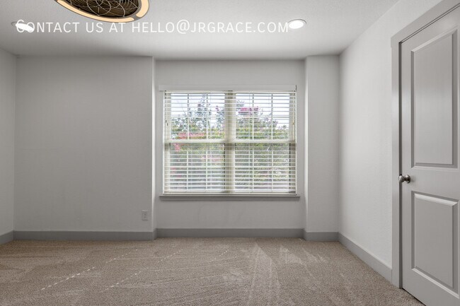 Building Photo - 3336 Chimney Pl Dr