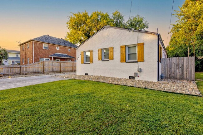 Building Photo - 172 Cherry St