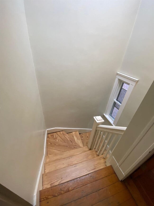 Building Photo - 9 Everett St