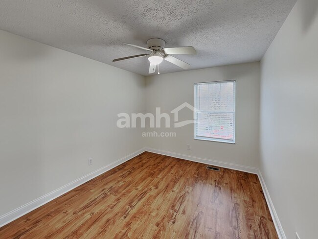 Building Photo - 328 Prairie Run Dr