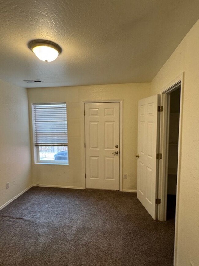 Building Photo - 118 SHAST A&amp;B