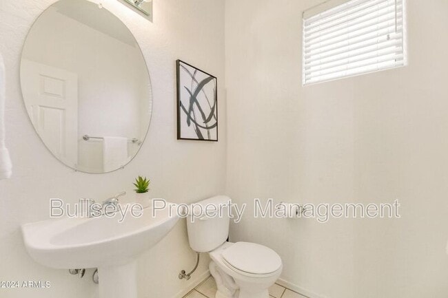 Building Photo - 3541 W Marconi Ave