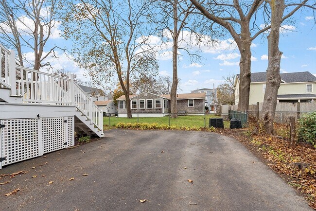 Building Photo - 74-76-76 Bromfield St