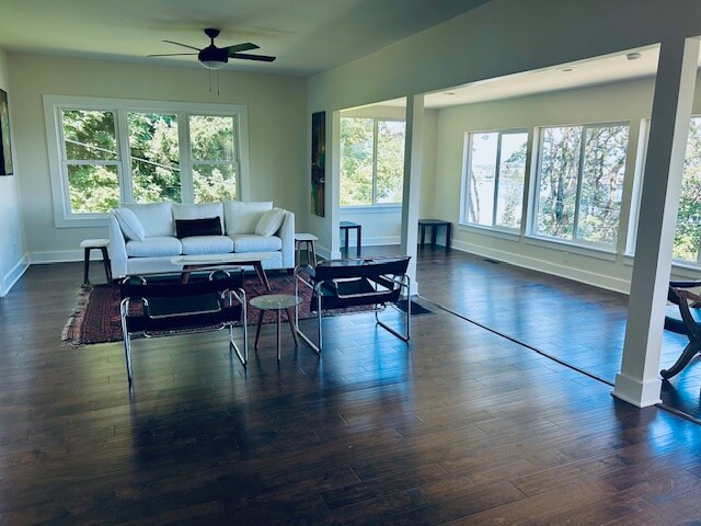 Building Photo - 9750 NW Rosaria Ave