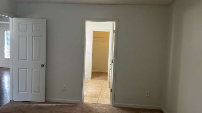 Building Photo - 805 Georgian Hills Dr