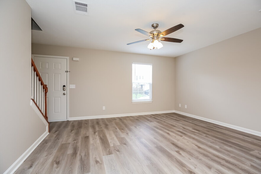 Building Photo - 224 Mary Joe Martin Dr