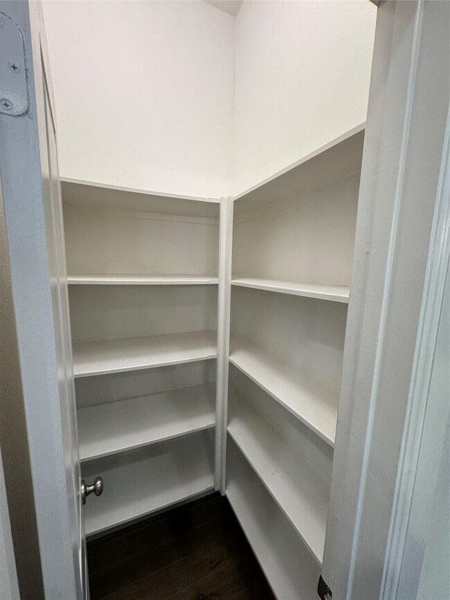 Building Photo - 6755 Highclere Manor Ln