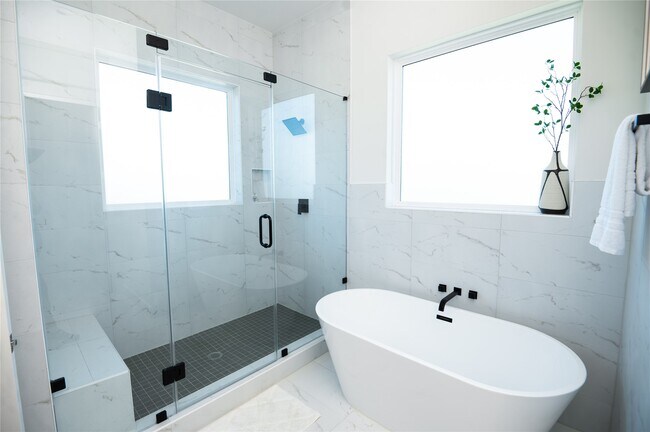 Building Photo - 3486 Luca St