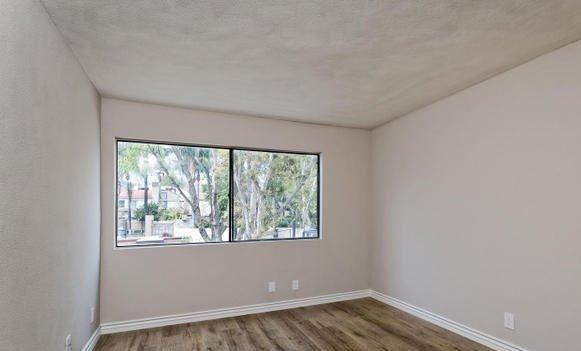 Building Photo - 1142 Tivoli Ln #160