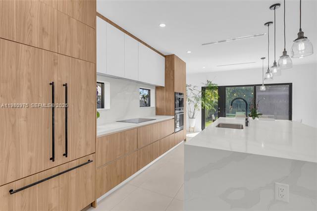 Building Photo - 2029 SW 62nd Ave