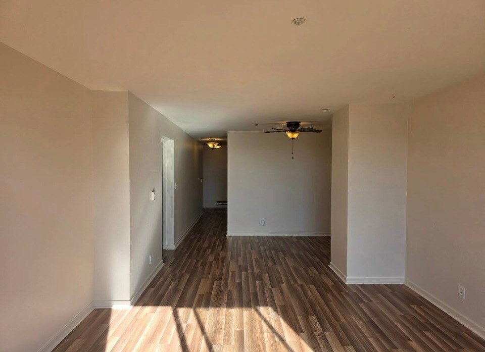 Dining area or office space - 2901 MacArthur Blvd