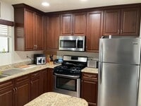 Building Photo - 525 W El Norte Pkwy