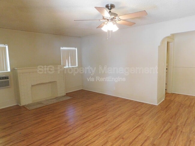 Building Photo - 1250 E Villa St