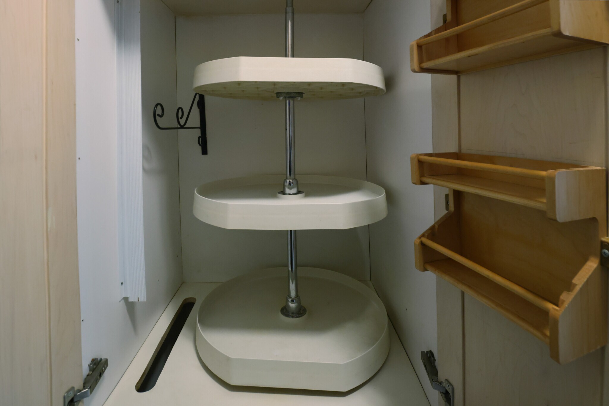 Building Photo - 250 Linden Ave