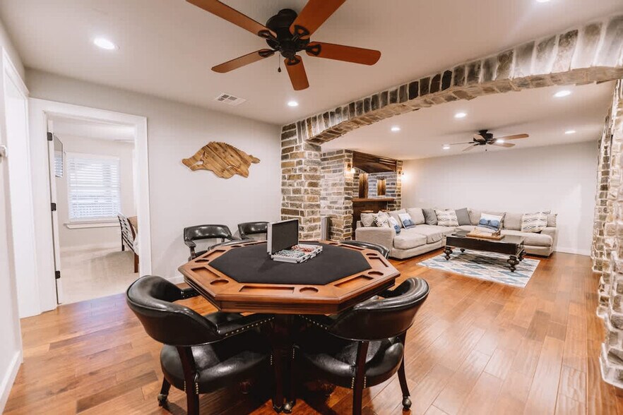 Building Photo - 1906 Almand Dr