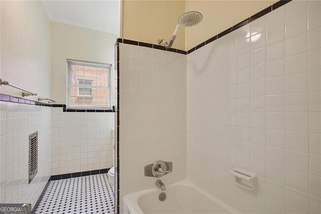 Building Photo - 430 Lindbergh Drive NE