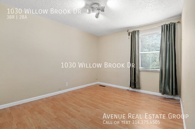 Building Photo - 1030 Willow Brook Dr