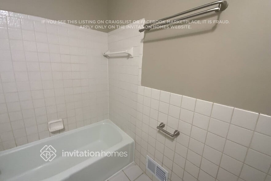Building Photo - 1716 Lamplight Dr