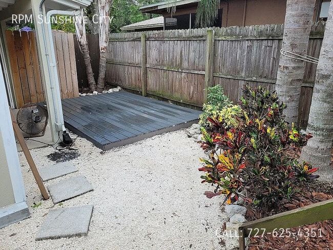 Building Photo - 1628 Pine St