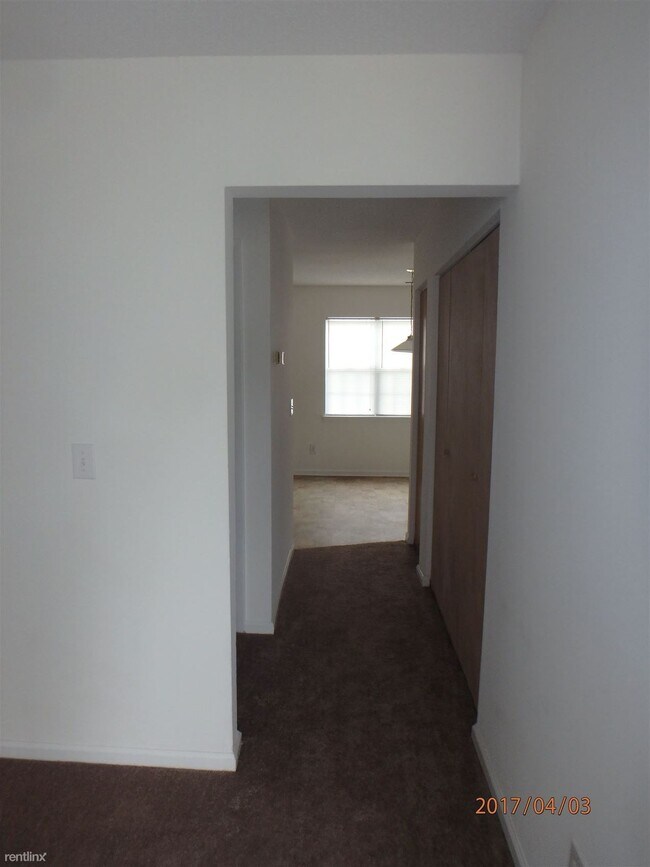 Building Photo - 2 br, 1.5 bath Townhome - Fox Hollow