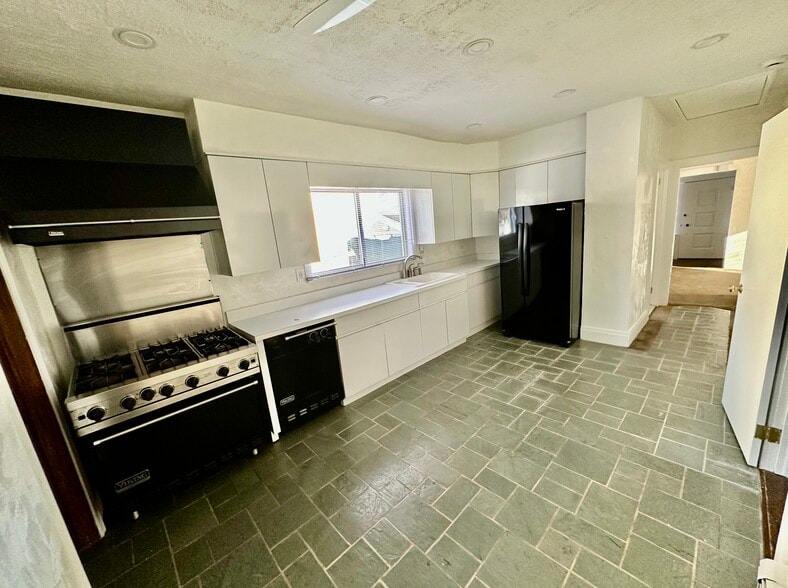 Building Photo - 1126 126th St