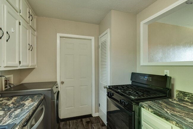 Building Photo - 5114 Fairway Blvd