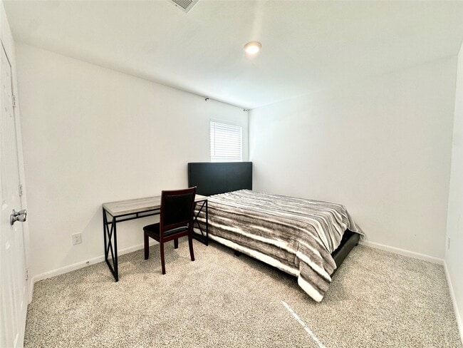 Building Photo - 11218 Beverley Pk St