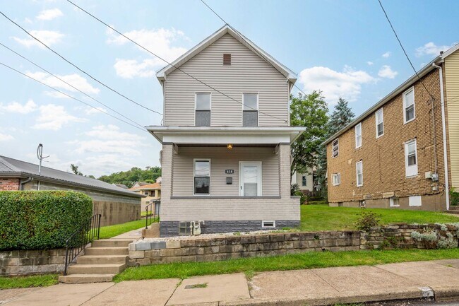 Building Photo - Beautiful 2 bedroom home in Pitcairn available August 15!