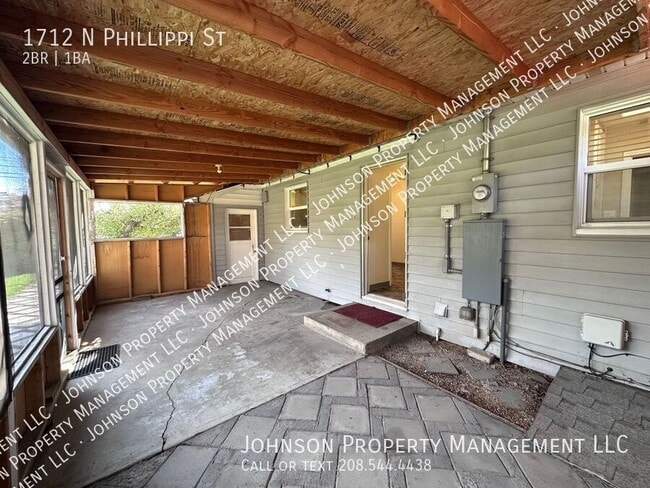 Building Photo - 1712 N Phillippi St