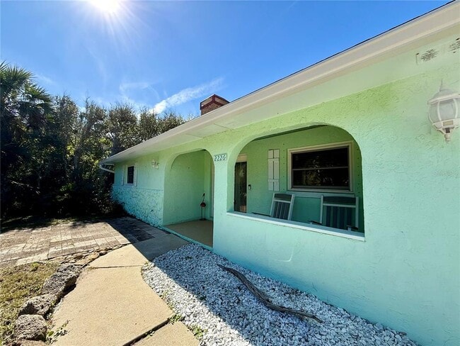 Building Photo - 2226 S Daytona Ave