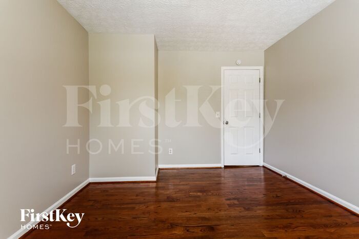 Building Photo - 1045 Eagle Pointe Dr NW