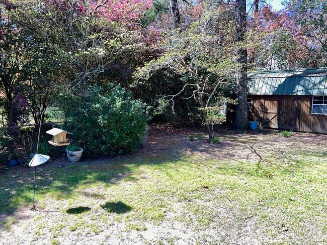 Building Photo - 727 Banks Terrace SE