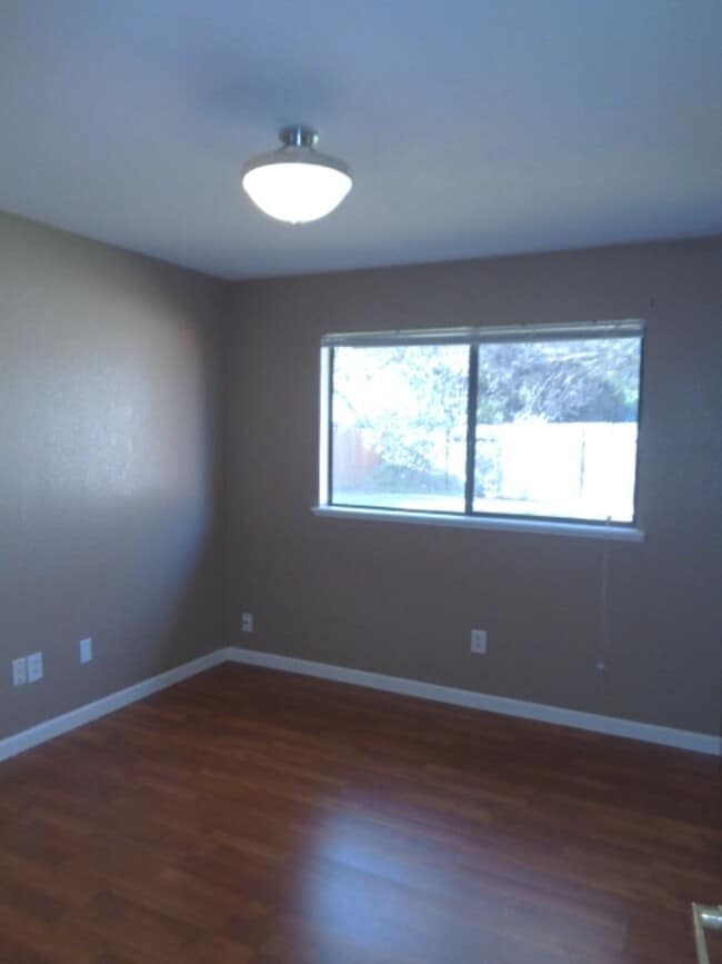 Building Photo - COMING SOON!!! Spacious 3 Bedroom Duplex