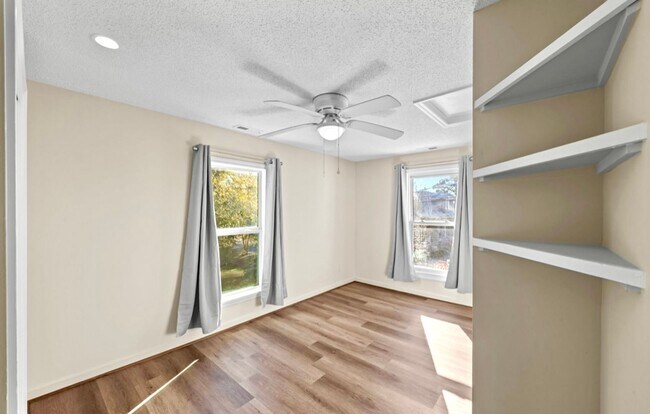 Building Photo - 802 N B St