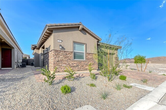 Building Photo - 102 Ibiza Lk Dr