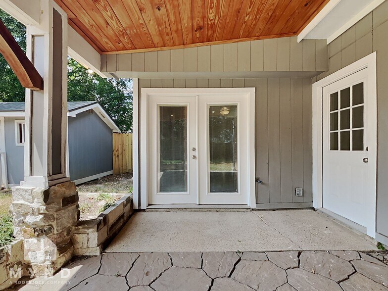 Building Photo - 10826 Riana Dr