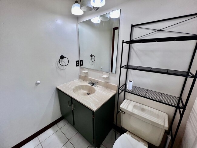 Building Photo - Spacious 3 bedroom home in Wesleyan Chase