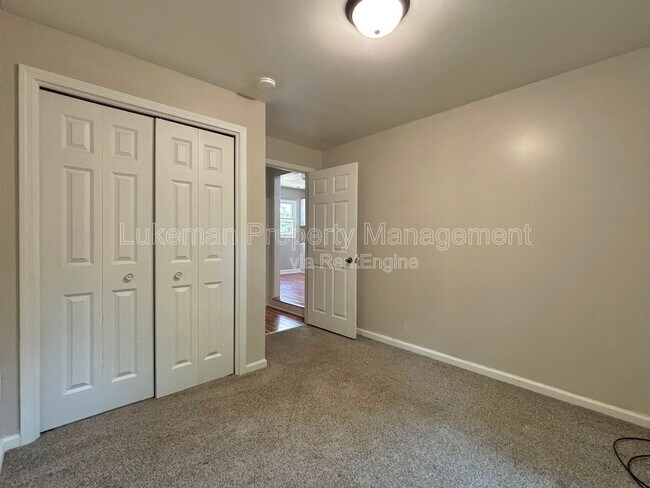 Building Photo - 217 Wallace Ave