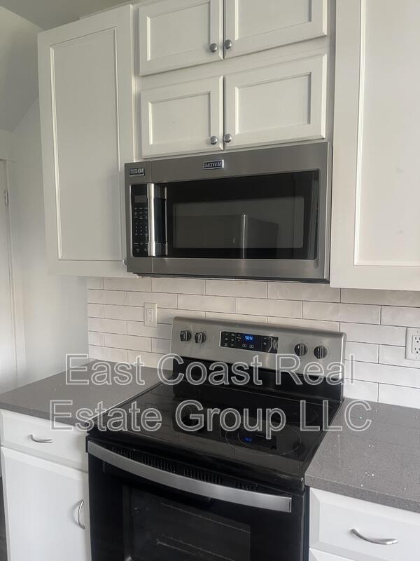 Building Photo - 418 Mitchell Ave