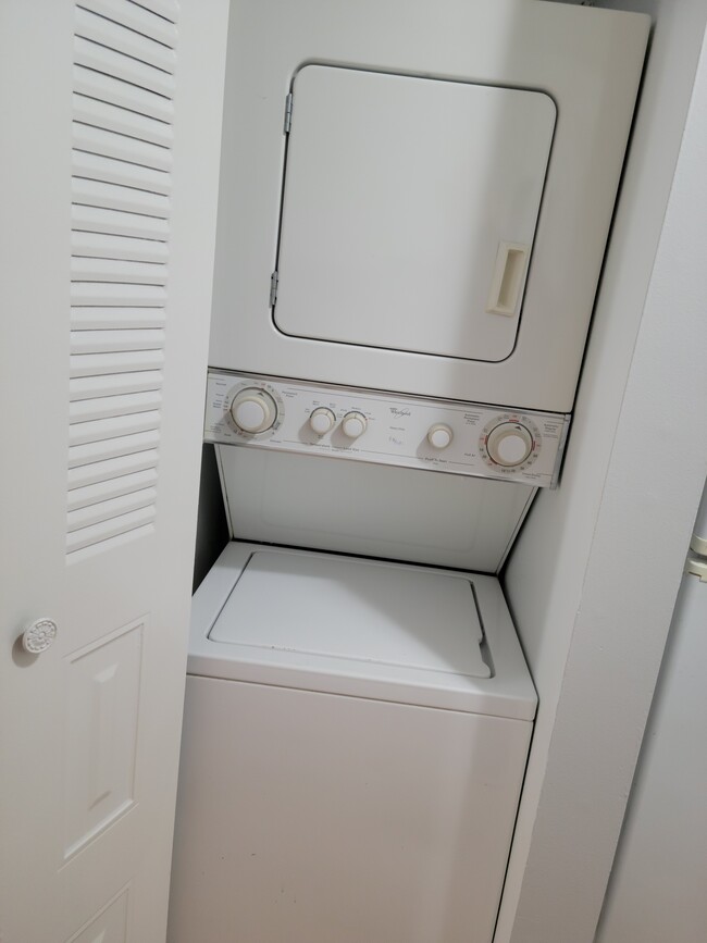 Washer/Dryer - 316 6th Ave